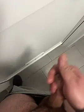 Snapshot of _themask_ chatting on 01.16.25 themask online show from 01.16.25