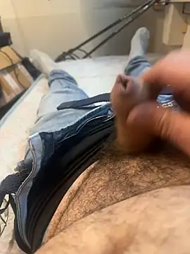 Snapshot of _themask_ chatting on 02.13.25 themask online show from 02.13.25