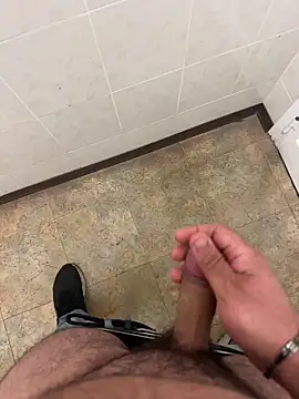 Snapshot of _themask_ chatting on 10.02.25 themask online show from 10.02.25