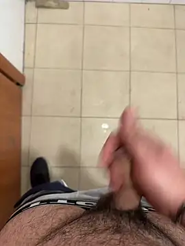 Snapshot of _themask_ chatting on 10.24.25 themask online show from 10.24.25