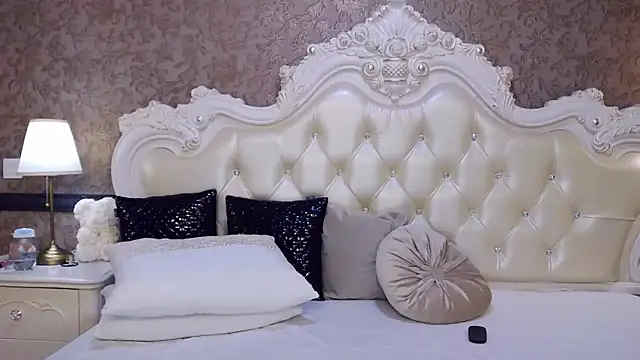 OliveWilson online show from 02.06.25