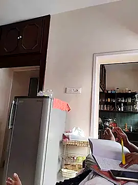 AUNTY1984 online show from 10.09.25