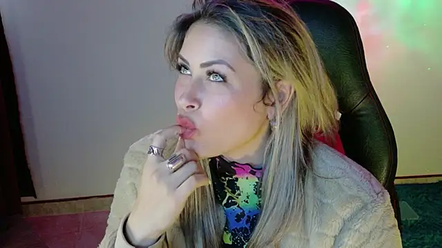 Natalia Montoya online show from 10.23.25