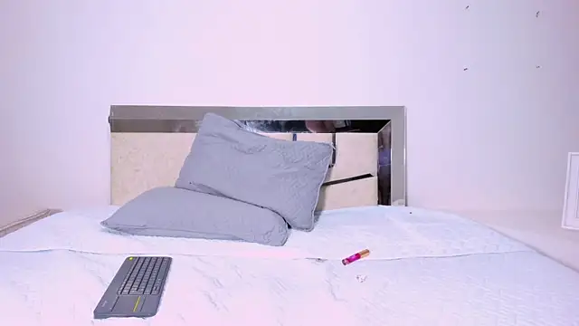 LaurenSnow online show from 03.01.25