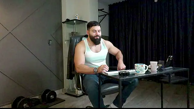 Snapshot of mattmasterss chatting on 12.22.24 mattmasterss online show from 12.22.24