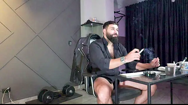 Snapshot of mattmasterss chatting on 12.30.24 mattmasterss online show from 12.30.24