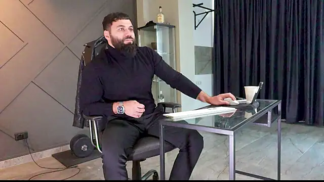 Snapshot of mattmasterss chatting on 01.02.25 mattmasterss online show from 01.02.25