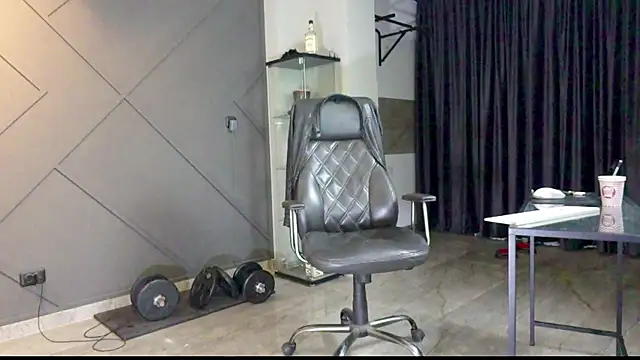 Snapshot of mattmasterss chatting on 01.04.25 mattmasterss online show from 01.04.25