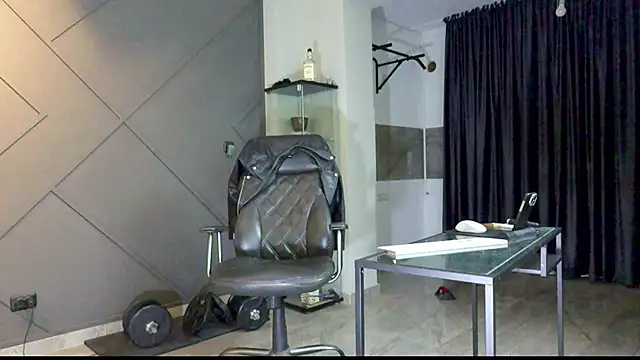 Snapshot of mattmasterss chatting on 01.10.25 mattmasterss online show from 01.10.25