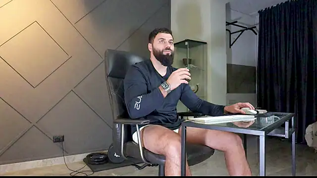 Snapshot of mattmasterss chatting on 01.27.25 mattmasterss online show from 01.27.25