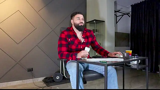 Snapshot of mattmasterss chatting on 02.09.25 mattmasterss online show from 02.09.25