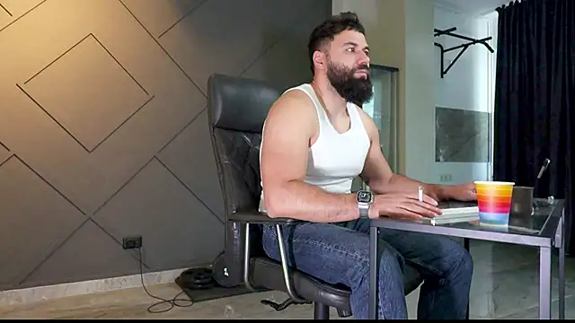 Snapshot of mattmasterss chatting on 02.11.25 mattmasterss online show from 02.11.25