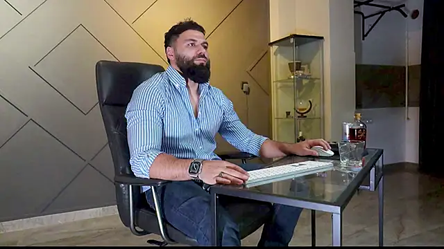 Snapshot of mattmasterss chatting on 02.22.25 mattmasterss online show from 02.22.25