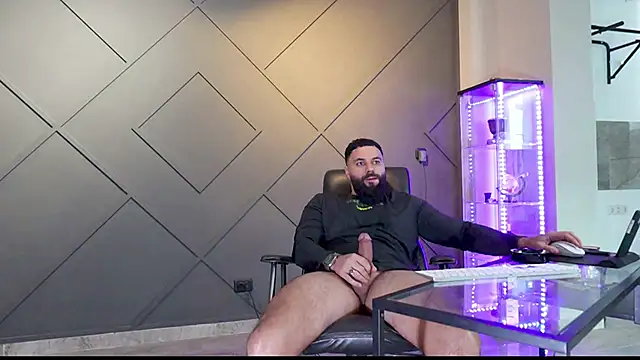 Snapshot of mattmasterss chatting on 02.27.25 mattmasterss online show from 02.27.25