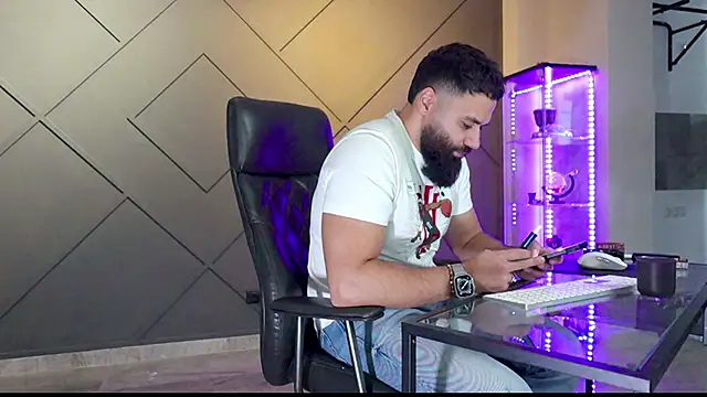 Snapshot of mattmasterss chatting on 03.01.25 mattmasterss online show from 03.01.25