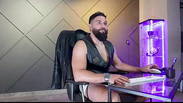 Snapshot of mattmasterss chatting on 03.02.25 mattmasterss online show from 03.02.25