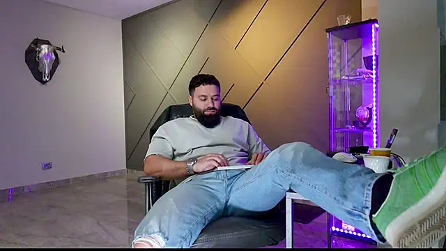 Snapshot of mattmasterss chatting on 03.11.25 mattmasterss online show from 03.11.25