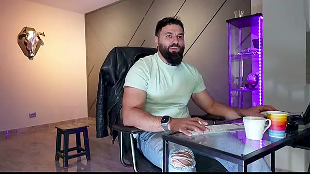 Snapshot of mattmasterss chatting on 03.11.25 mattmasterss online show from 03.11.25