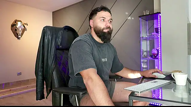 Snapshot of mattmasterss chatting on 03.22.25 mattmasterss online show from 03.22.25