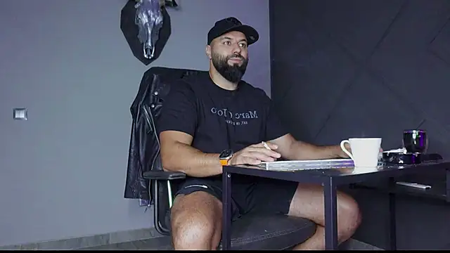 Snapshot of mattmasterss chatting on 09.13.25 mattmasterss online show from 09.13.25