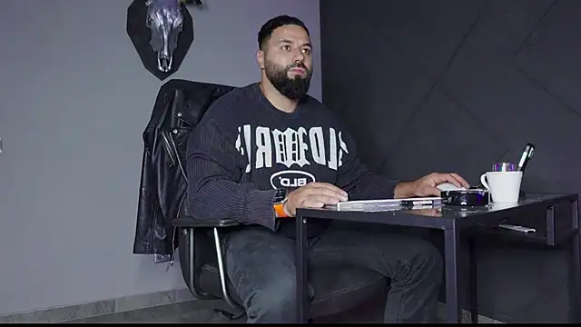 Snapshot of mattmasterss chatting on 09.16.25 mattmasterss online show from 09.16.25