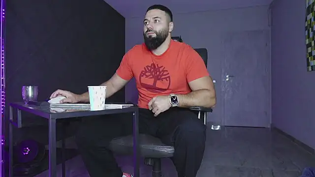 Snapshot of mattmasterss chatting on 11.26.25 mattmasterss online show from 11.26.25