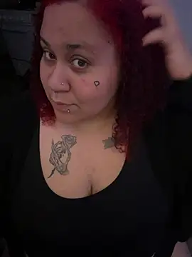 Snapshot of Juicyjordie chatting on 06.18.26 Juicyjordie online show from 06.18.26
