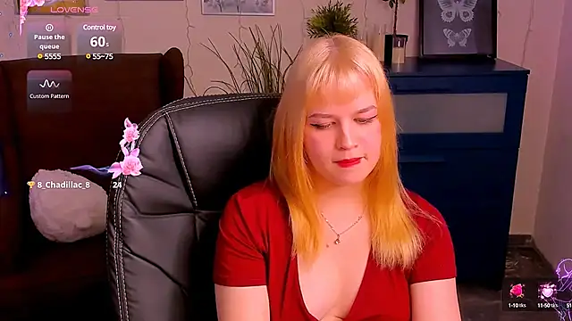 Snapshot of AlicePopsy chatting on 03.16.25 AlicePopsy online show from 03.16.25