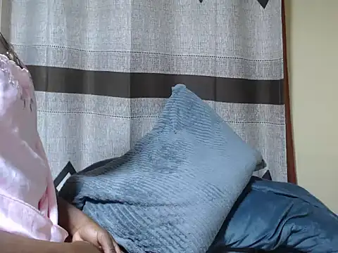 khakiline online show from 10.21.25