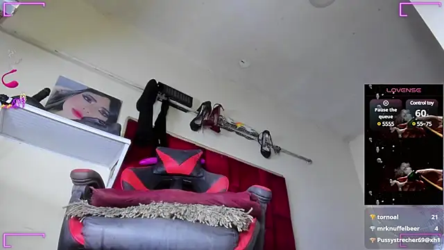 Trixy star horney online show from 03.17.25