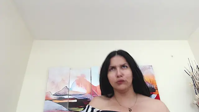 Snapshot of KatrinaRolan chatting on 02.24.25 KatrinaRolan online show from 02.24.25