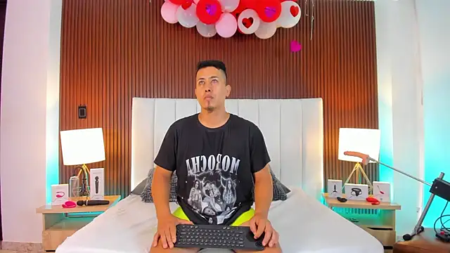 Liana Asaff online show from 02.23.25