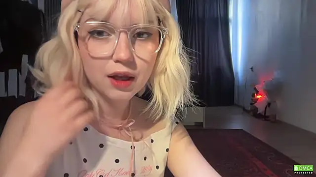 Snapshot of electric_babe chatting on 07.24.26 electric babe online show from 07.24.26