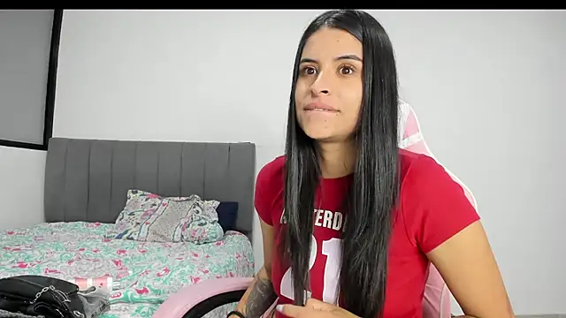 Snapshot of _elektrah chatting on 02.17.25  elektrah online show from 02.17.25