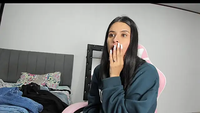 Snapshot of _elektrah chatting on 02.20.25  elektrah online show from 02.20.25