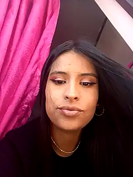 Snapshot of _elektrah chatting on 10.02.25  elektrah online show from 10.02.25