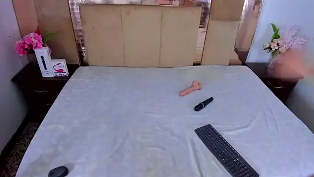 LizBrook online show from 10.07.25