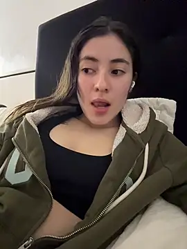 Snapshot of Princ3ssgabi chatting on 11.18.25 Princ3ssgabi online show from 11.18.25