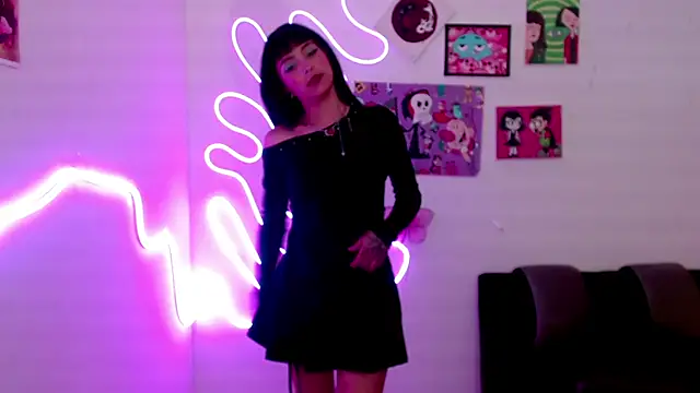 Snapshot of Kind_Scarlett chatting on 02.04.25 Kind Scarlett online show from 02.04.25