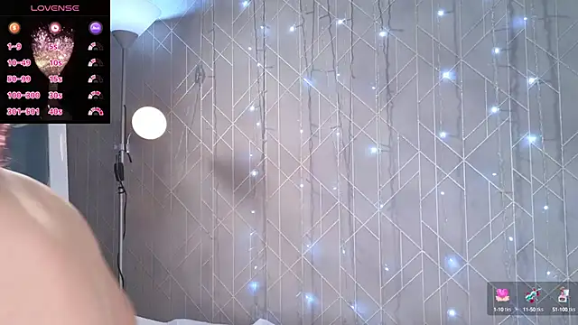 Snapshot of Allure_goldennX chatting on 01.28.25 Allure goldennX online show from 01.28.25