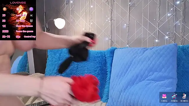 Snapshot of Allure_goldennX chatting on 03.18.25 Allure goldennX online show from 03.18.25