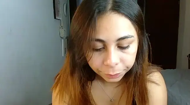 Snapshot of violet_leo chatting on 02.27.25 violet leo online show from 02.27.25