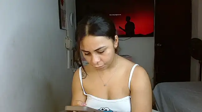 Snapshot of violet_leo chatting on 02.28.25 violet leo online show from 02.28.25