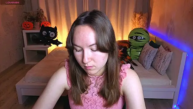 Little doll meow online show from 10.24.25