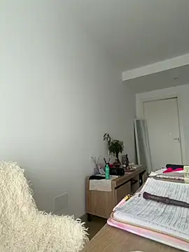 streetdoll online show from 02.10.26