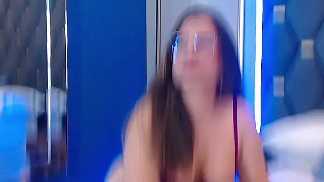 ThaniaJones online show from 12.15.25