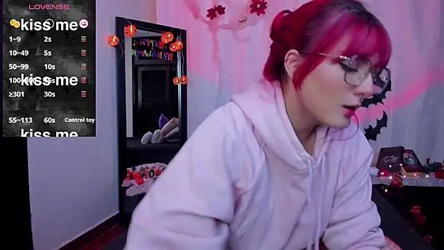 Snapshot of Dafne_Moon chatting on 10.18.25 Dafne Moon online show from 10.18.25