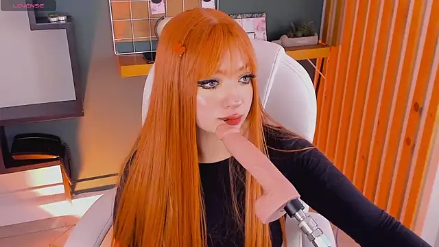 Snapshot of Kloe_Raize chatting on 02.19.25 Kloe Raize online show from 02.19.25