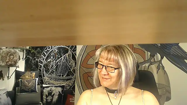 Snapshot of TittenMichelle chatting on 11.03.25 TittenMichelle online show from 11.03.25