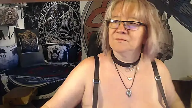 Snapshot of TittenMichelle chatting on 06.27.26 TittenMichelle online show from 06.27.26